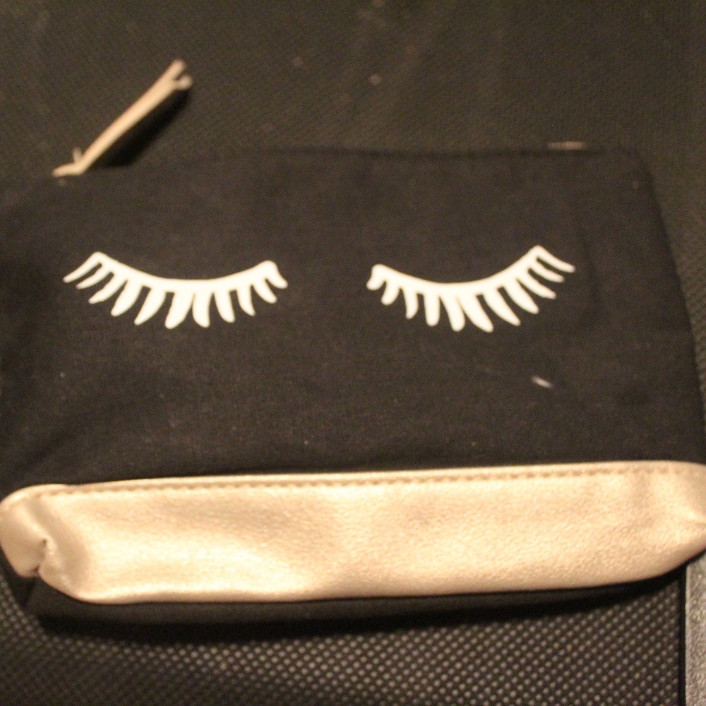 Eyelash Ipsy Bag (COMES WITH FREE FACEMASK)